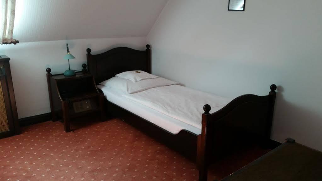 Hotel Zur Traube Moglingen Eksteriør bilde