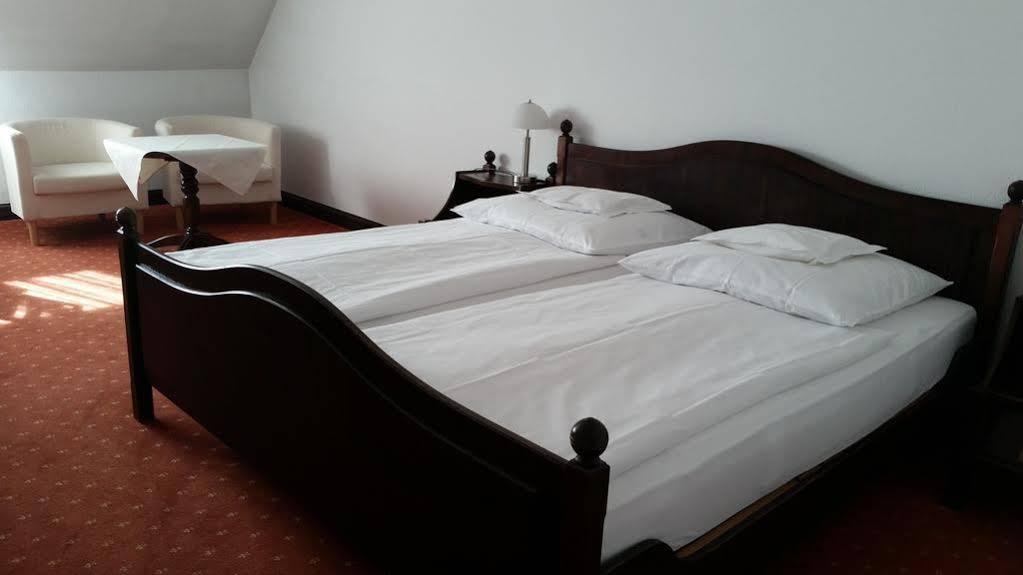 Hotel Zur Traube Moglingen Eksteriør bilde