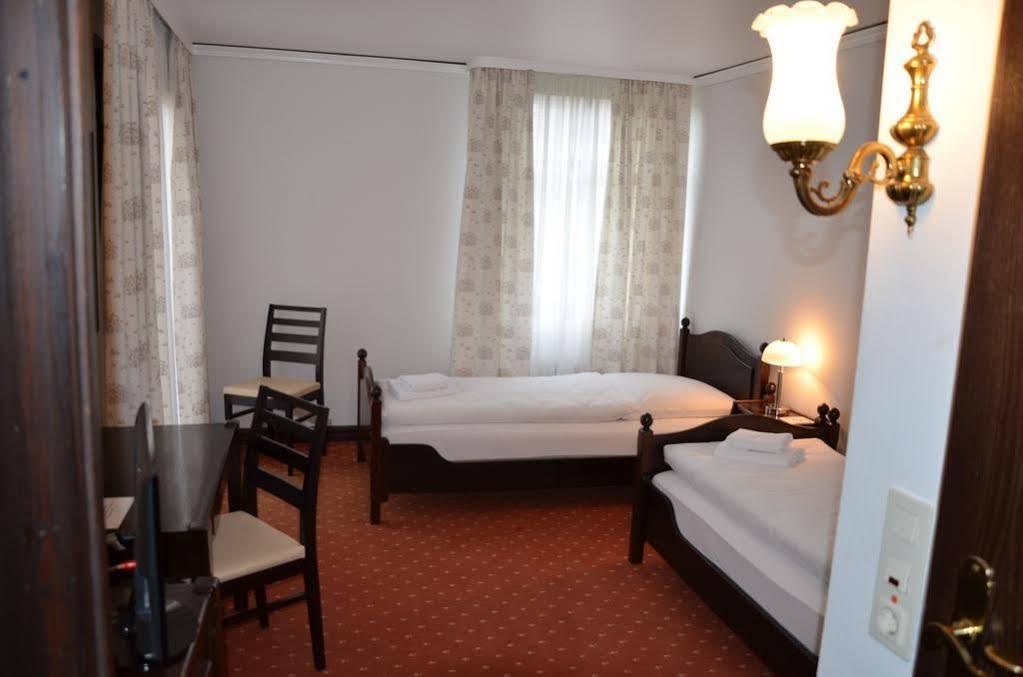 Hotel Zur Traube Moglingen Eksteriør bilde