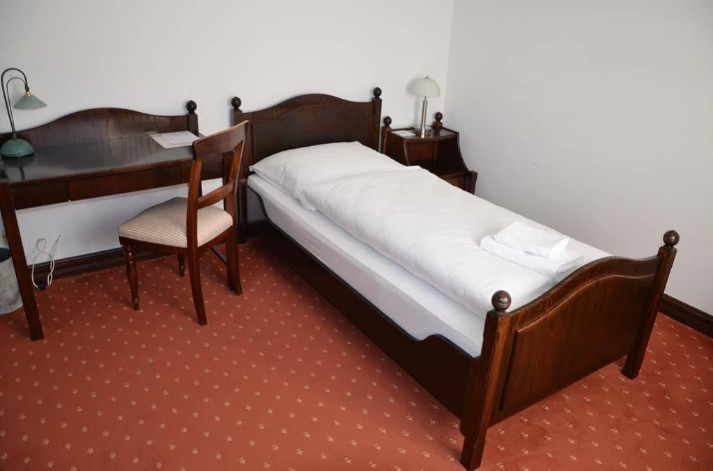 Hotel Zur Traube Moglingen Eksteriør bilde