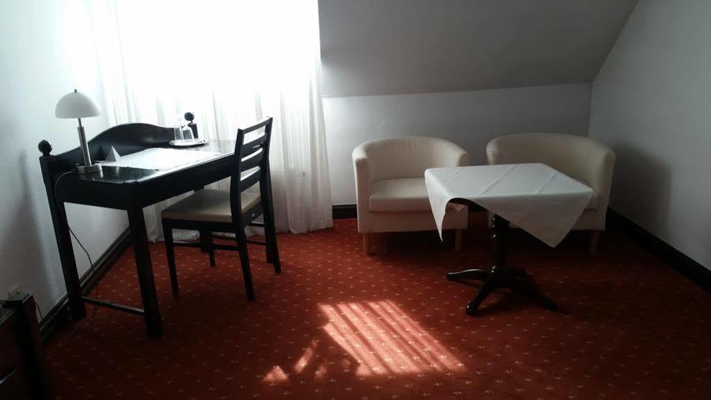 Hotel Zur Traube Moglingen Eksteriør bilde
